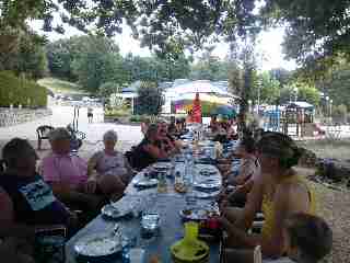 Camping La Romiguiere : 2019 08 06 Repas de Quartier